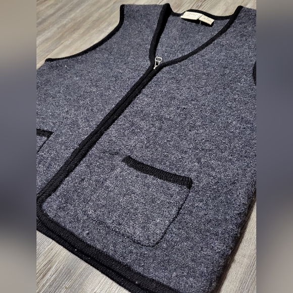 Specialty Collection 100% Wool Vest - Picture 4 of 7